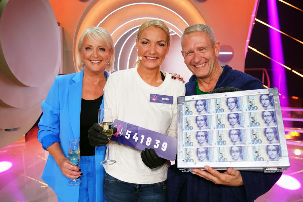 DER VON IHNEN EINGEGEBENE CODE IST … RICHTIG!!! 