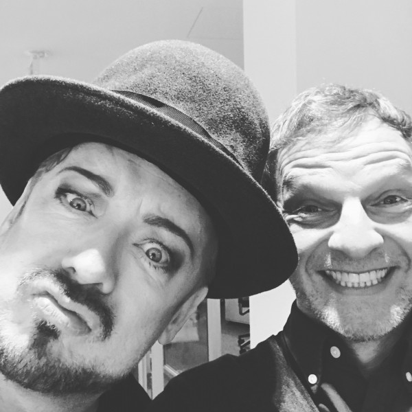 DER GOLDFINGER AUF TALENTSUCHE 