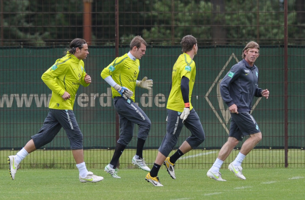 EIN TORWART-TRAINER, DER SCHULE MACHT 