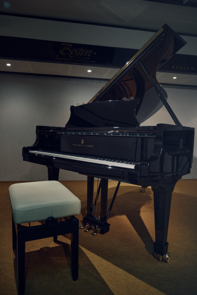 KLAVIERE, FLÜGEL, DIGITALPIANOS: TASTENKOMPETENZ 