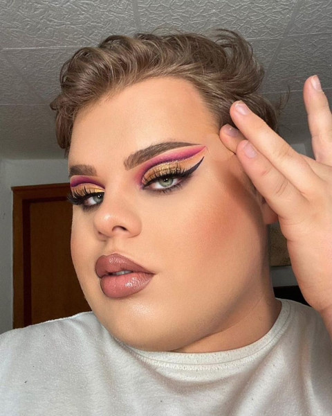 MAKE-UP HAT KEIN GESCHLECHT 