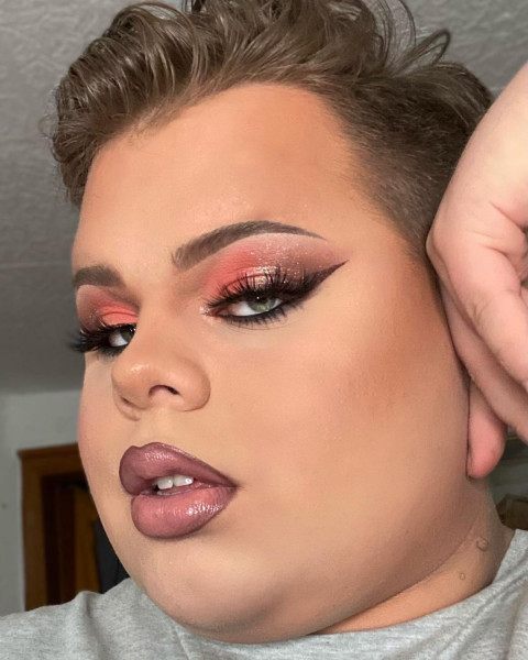 MAKE-UP HAT KEIN GESCHLECHT 